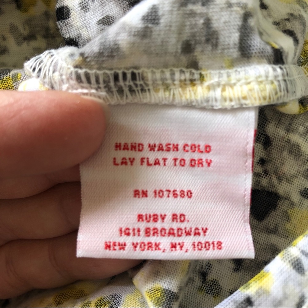 Ruby Rd Euc Gray & Yellow Sequins Neckline Top - S - image 5